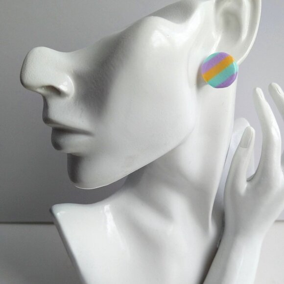 Handmade pastel color polymer clay earrings. Boucles d'oreilles fait à la main - Picture 3 of 5